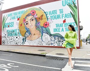 kendall-jenner-stops-by-the-paintpositivity-becausewordsmatter-mural-in-ny-06-20-2019-5.jpg