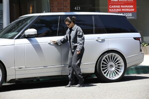 kim-kardashian-out-in-beverly-hills-06-23-2019-3.jpg