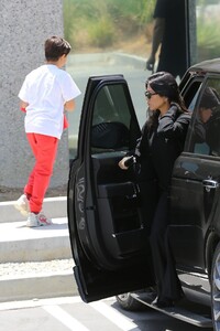 kourtney-kardashian-church-service-in-los-angeles-06-16-2019-2.jpg