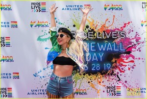 lady-gaga-gives-touching-speech-at-pride-event-07.jpg