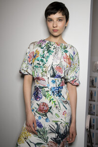 lela-rose-bks-v-rf19-3714.thumb.jpg.c87a0769676d456d611971dd63c111f7.jpg