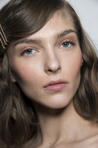 lela-rose-bks-v-rf19-3769.thumb.jpg.497475d4899ac7413d901f6643fd4e41.jpg