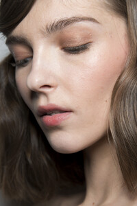 lela-rose-bks-v-rf19-3776.thumb.jpg.21b1d9c8da7d04901c6878ac6f012d9c.jpg