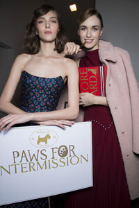 lela-rose-bks-v-rf19-3877.thumb.jpg.9e649aa42f4804c565b00c8b9ed9656e.jpg