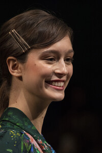 lela-rose-clp-rf19-0680.thumb.jpg.47a4dd3004daf62e771538fa193d43cb.jpg