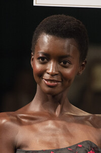 lela-rose-clp-rf19-0775.thumb.jpg.e18b64d6cde55603d36500aa1b3c9182.jpg