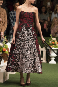 lela-rose-clp-rf19-0802.thumb.jpg.40a33985bb14f6a8d09e873f59e1e862.jpg
