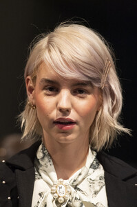 lela-rose-clp-rf19-0854.thumb.jpg.23dd026c8f4ca1bf7c7df30a051c5b73.jpg