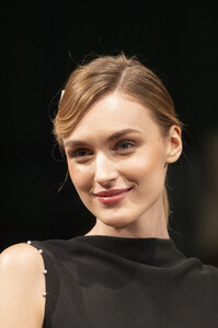 lela-rose-clp-rf19-0924.thumb.jpg.befad74f635b516dfefa0c4934a58d6b.jpg