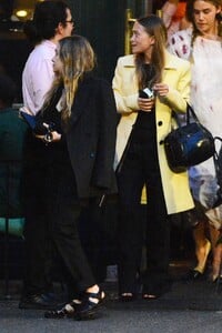 mary-kate-olsen-and-ashley-olsen-out-in-nyc-06-06-2019-1.jpg