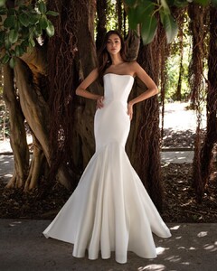 pronovias_65450470_114910589779878_4889935914482198000_n.jpg