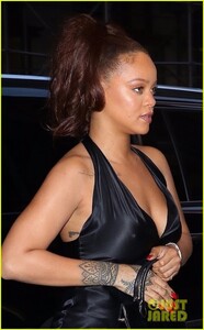 rihanna-slips-into-black-dress-for-party-in-nyc-06.jpg