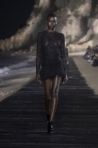 saint-laurent-mens-spring-2020-fashion-show-the-impression-056.thumb.jpg.2d3b6f8ae3426be13d5255aacb1d6859.jpg