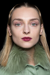 sally-lapointe-bks-v-rf19-4468.thumb.jpg.52c526a84332c3bc1f860de7383552bb.jpg