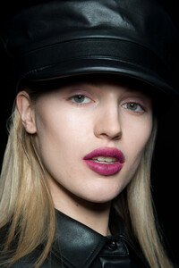 sally-lapointe-bks-v-rf19-4528.thumb.jpg.cd251e2b593ab64a6332030f64a8a80e.jpg
