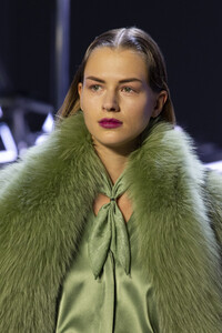 sally-lapointe-clp-rf19-0254.thumb.jpg.9c8ca204551522853d6acf04dda7ce96.jpg
