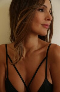 scarlett-negro1-538fe59e182139b8fc15538731923328-1024-1024.jpg