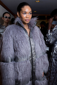 siriano-bks-g-rf19-3518.thumb.jpg.4c7007e6ac966535feddc69e20ce98ab.jpg
