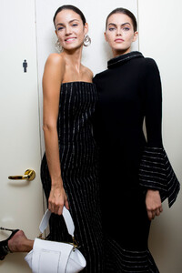 siriano-bks-g-rf19-3649.thumb.jpg.6973bb164593070140b17c43fba15518.jpg
