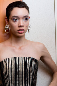siriano-bks-g-rf19-3673.thumb.jpg.10b0ef0c9b2500435365d1d8580ed223.jpg