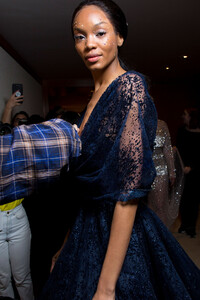 siriano-bks-g-rf19-3799.thumb.jpg.81a51fde25348b18e489dc678237a811.jpg
