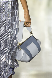 siriano-clp-rf19-0073.thumb.jpg.696ce8d0931576b22031c05a76ad68eb.jpg