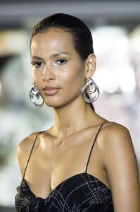siriano-clp-rf19-0396.thumb.jpg.b1c67853e501272e2b98ae6ff5dd3f07.jpg