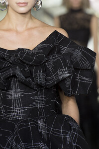 siriano-clp-rf19-0426.thumb.jpg.93e477bd208294acef6ffa765b9d3b79.jpg
