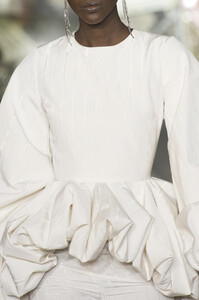 siriano-clp-rf19-0642.thumb.jpg.783de69f455895029356302d5ba059ce.jpg