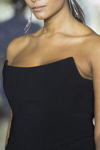 siriano-clp-rf19-0709.thumb.jpg.16dead6545735019228734439d02ddf8.jpg