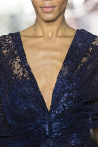 siriano-clp-rf19-0780.thumb.jpg.b56f74e85cbe74d4a69007955c7a8af3.jpg