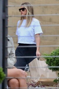 sofia-richie-at-nobu-in-malibu-06-24-2019-2.jpg