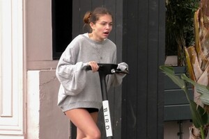 thylane-blondeau-riding-a-scooter-in-west-hollywood-06-21-2019-12.jpg