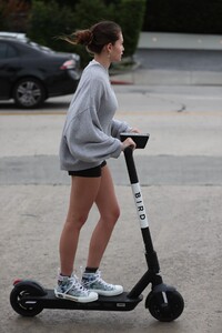 thylane-blondeau-riding-a-scooter-in-west-hollywood-06-21-2019-4.jpg