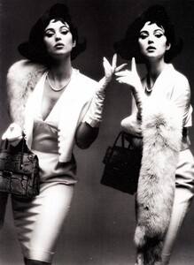 vogue_italia_mar_1995_94.thumb.jpg.a2f9f5bc9d045c088d84d9db76c0110e.jpg