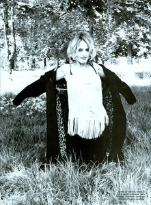 von_Unwerth_Vogue_Italia_October_2003_09.thumb.png.e8a8c7612559ba89484e99517beccfd0.png