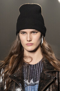 zadig-e-voltaire-clp-rf19-0202.thumb.jpg.891b9a9fe5b57752722d605cdfed39f7.jpg