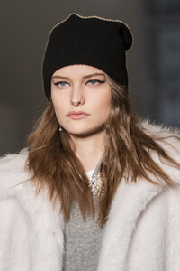 zadig-e-voltaire-clp-rf19-0375.thumb.jpg.66ca45fee117aaf4edd187fe8894a7f0.jpg