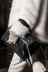 zadig-e-voltaire-clp-rf19-0385.thumb.jpg.eb89269c987a2a4de37325a09f113800.jpg
