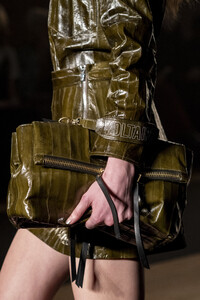 zadig-e-voltaire-clp-rf19-0507.thumb.jpg.52531d9a5c0d47a459d71496cc8db565.jpg