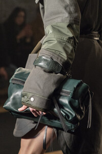 zadig-e-voltaire-clp-rf19-0523.thumb.jpg.b563eb2fe3dd8f24d16bc9147ef70617.jpg