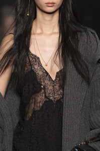 zadig-e-voltaire-clpi-f19-0751.thumb.jpg.3cc38a983b88b4f09b723a2123537810.jpg