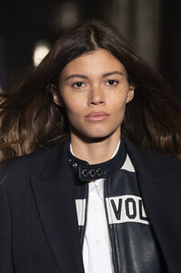 zadig-e-voltaire-clpi-f19-0854.thumb.jpg.bfefb868176fb92e9f7dba3cf669feda.jpg