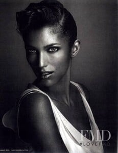 000000166729-suzanne_black-fit.jpg