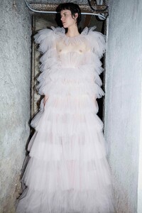 00018-Maison-Francisco-Scognamiglio-Couture-Fall-2019.thumb.jpg.f8234214f4fd2ea78e615f431199cec9.jpg