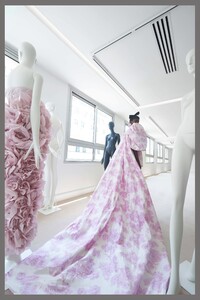 00024-Giambattista-Valli-couture-fall-2019.thumb.jpg.518bd6b56e7cdf6884d4d22b46e8e2b5.jpg