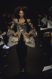 065-jean-paul-gaultier-spring-1998-couture-CN10023252-chrystele-saint-louis-augustin.jpg