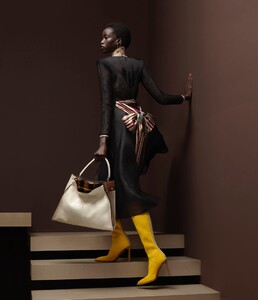 09_Fendi_FW19-20.thumb.jpg.344d3ddc962f5c0f55360642d8f8b9dc.jpg