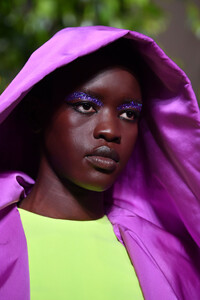 1021890381_ValentinoRunwayParisFashionWeekHautexTsuAycsc4kx.thumb.jpg.3c2ed7f0a830fe457b10514a7fa26f04.jpg