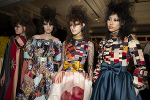 1069613104_viktor-e-rolf-hc-bks-v-rf19-5777(1).thumb.jpg.6d52d609b09fcda29ee4d7b43738d35a.jpg